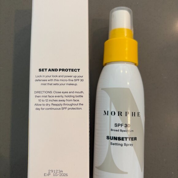 Morphe Sunsetter Spectrum Setting Spray - Broad Spectrum SPF 30 Makeup Setting - Picture 2 of 3